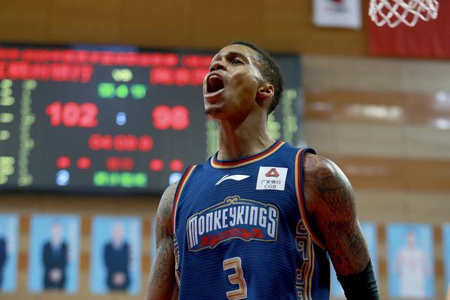 尼克斯森林狼交易细节更新 黄蜂作为第3方加入